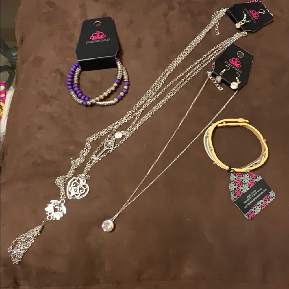 NWT Paparazzi necklace and bracelet lot
